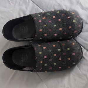 Dansko Vegan Pro Flannel clog Size 39